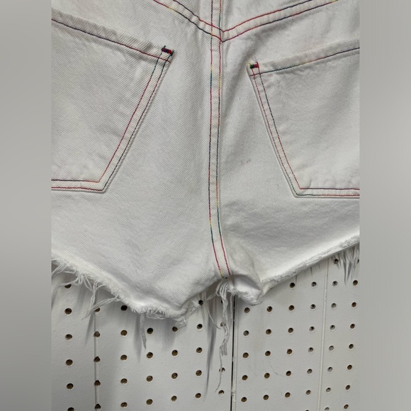 AGOLDE Jaden Cut Off Short in White Space - Picture 3 of 4